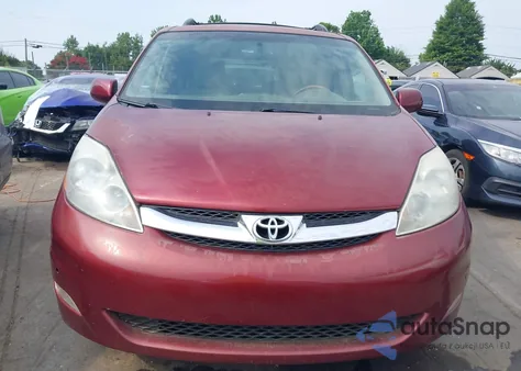 2010 Toyota Sienna Xle/Xle Limited z USA, uszkodzony, nr VIN 5TDYK4CC9AS293387